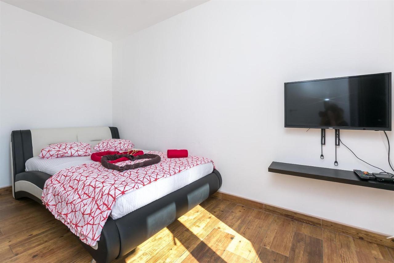 Apartments Lorenzo Lokva Rogoznica Dış mekan fotoğraf