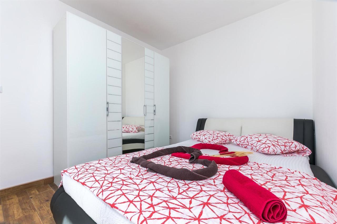 Apartments Lorenzo Lokva Rogoznica Dış mekan fotoğraf
