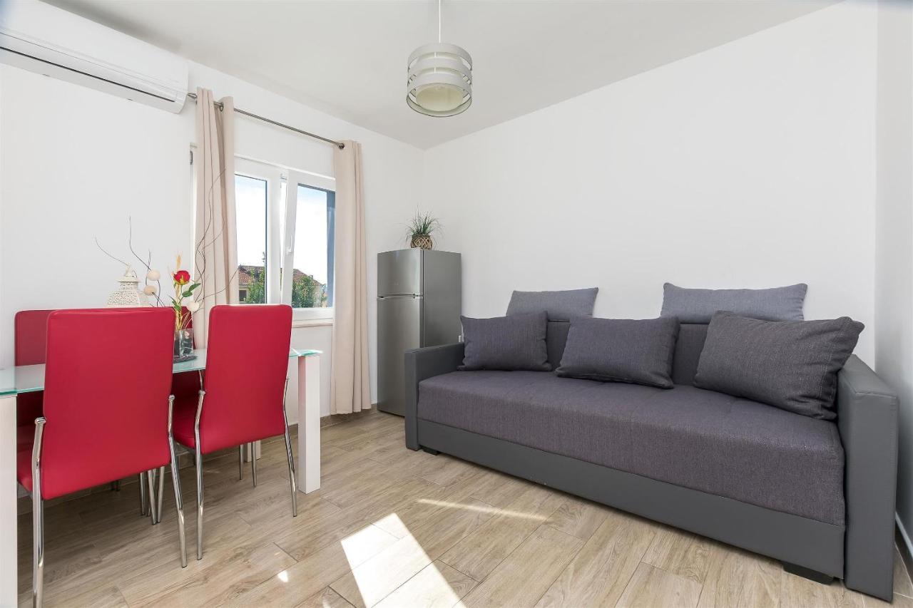 Apartments Lorenzo Lokva Rogoznica Dış mekan fotoğraf