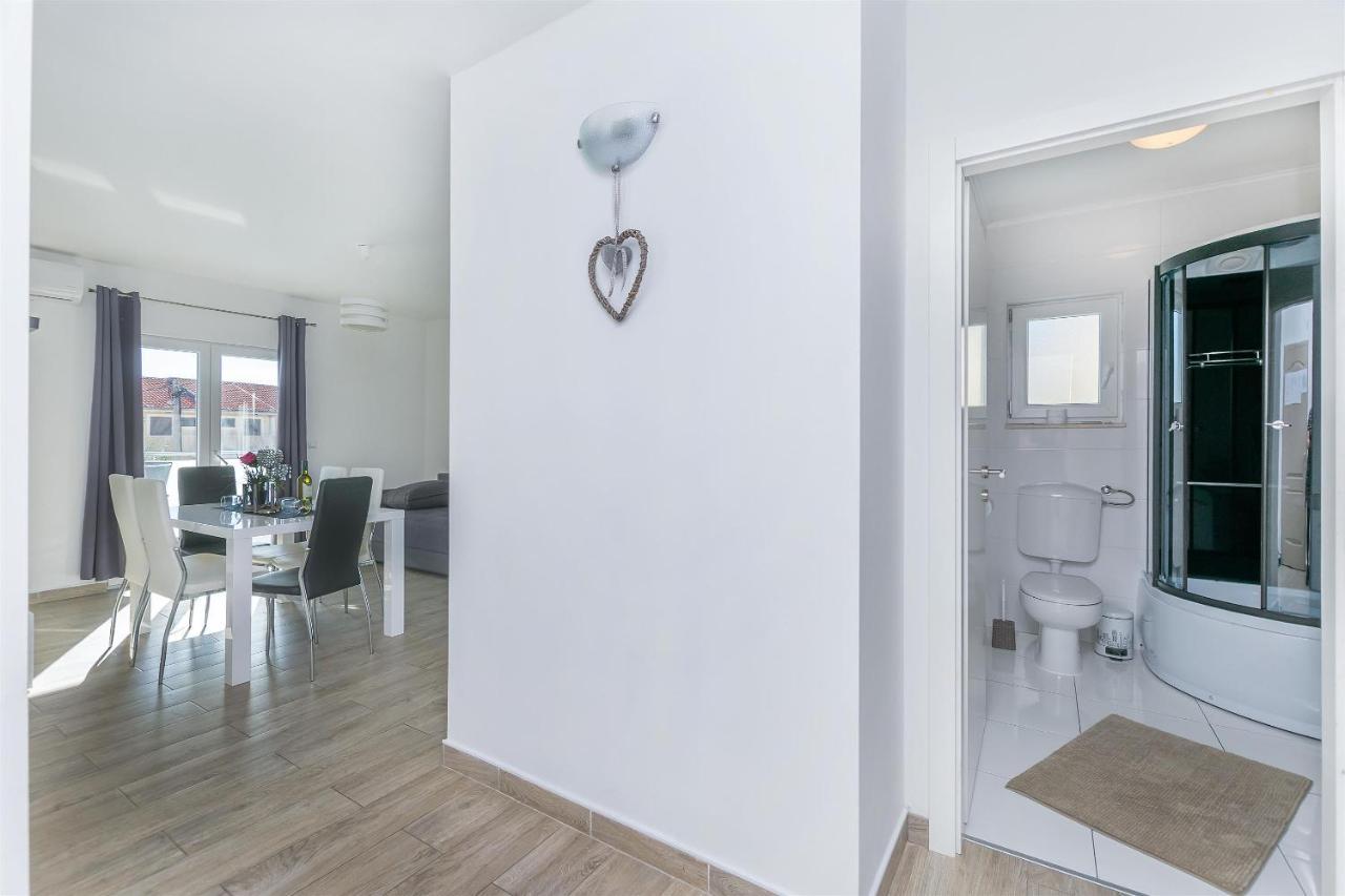 Apartments Lorenzo Lokva Rogoznica Dış mekan fotoğraf
