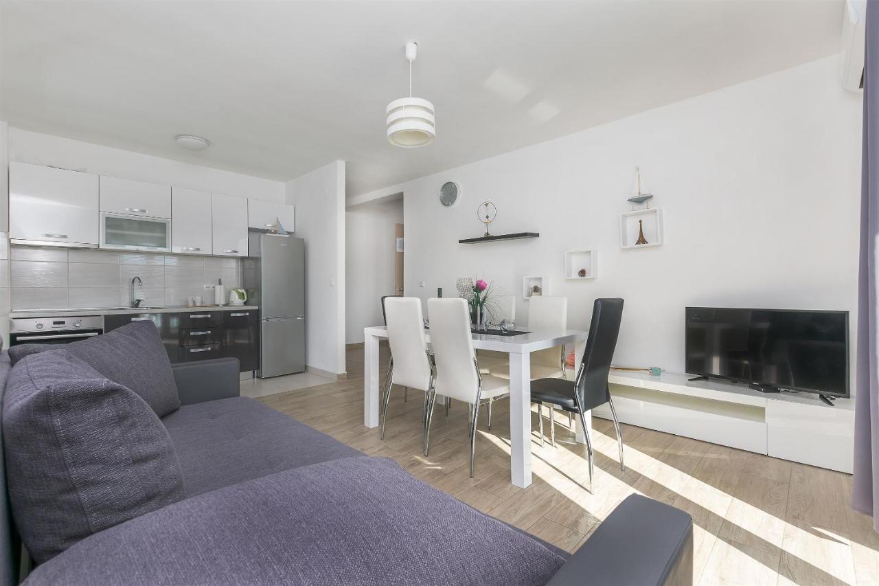 Apartments Lorenzo Lokva Rogoznica Dış mekan fotoğraf
