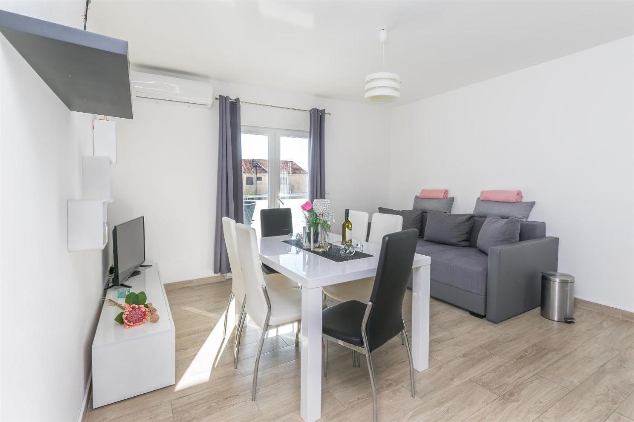 Apartments Lorenzo Lokva Rogoznica Dış mekan fotoğraf