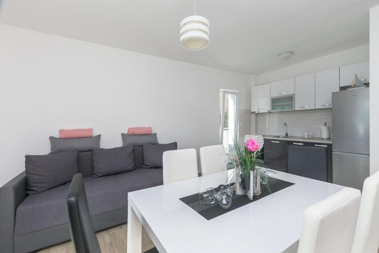Apartments Lorenzo Lokva Rogoznica Dış mekan fotoğraf