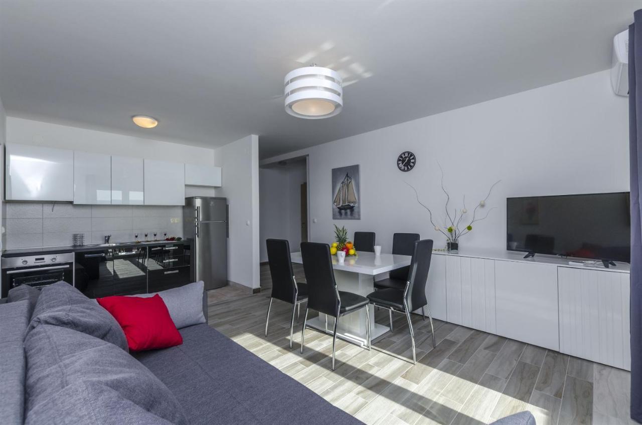 Apartments Lorenzo Lokva Rogoznica Dış mekan fotoğraf