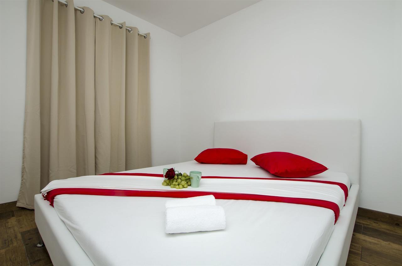 Apartments Lorenzo Lokva Rogoznica Dış mekan fotoğraf